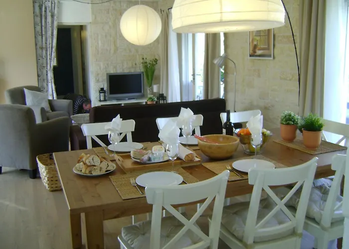 In Languedoc With Pool Near Historic Cities * Rousson (Gard)