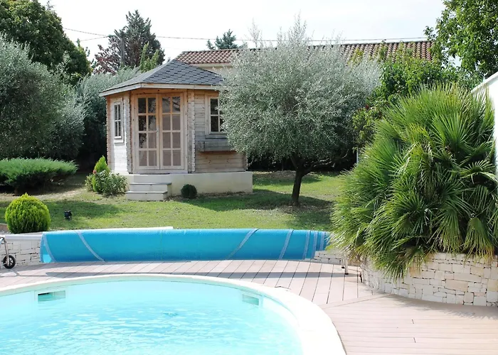 In Languedoc With Pool Near Historic Cities וילה *